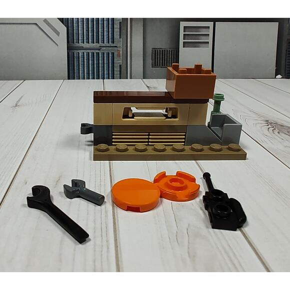 LEGO Disney Buzz Lightyear Disc Launcher + 2 Discs, Walkie, 2 Wrenches 76830 - Picture 2 of 7